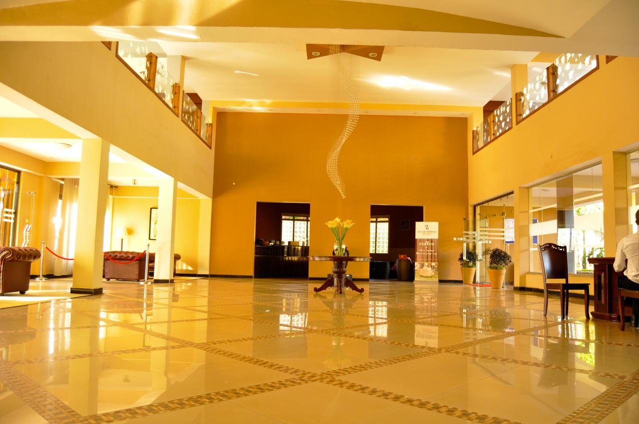 Silver Springs Hotel 坎帕拉 外观 照片